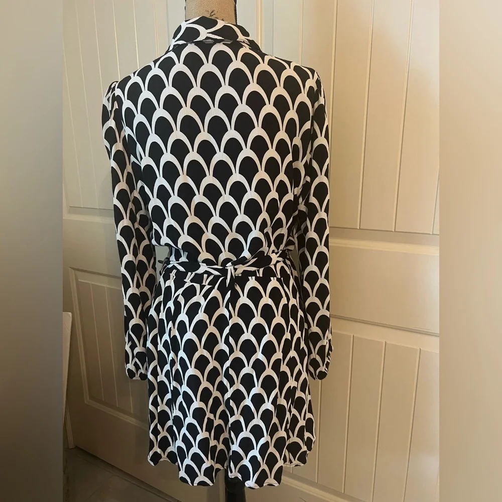 Zara Monochrome Abstract Dress - Picture 2 of 5